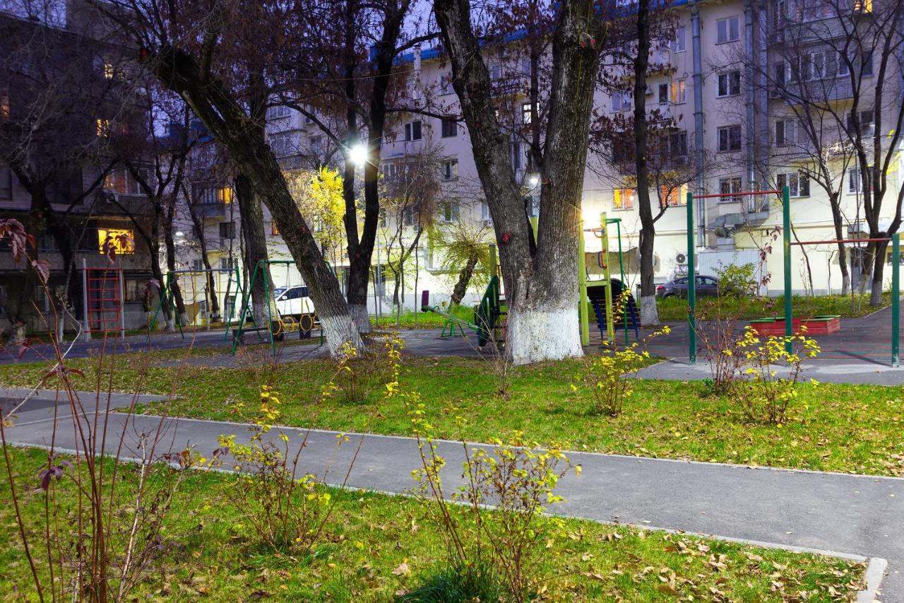 Apartamenty V Zolotom Quadrate V Centre Otlićno Podhodat Dla Comandirovannyh I Turistov Riadom Metro Almaty Bagian luar foto